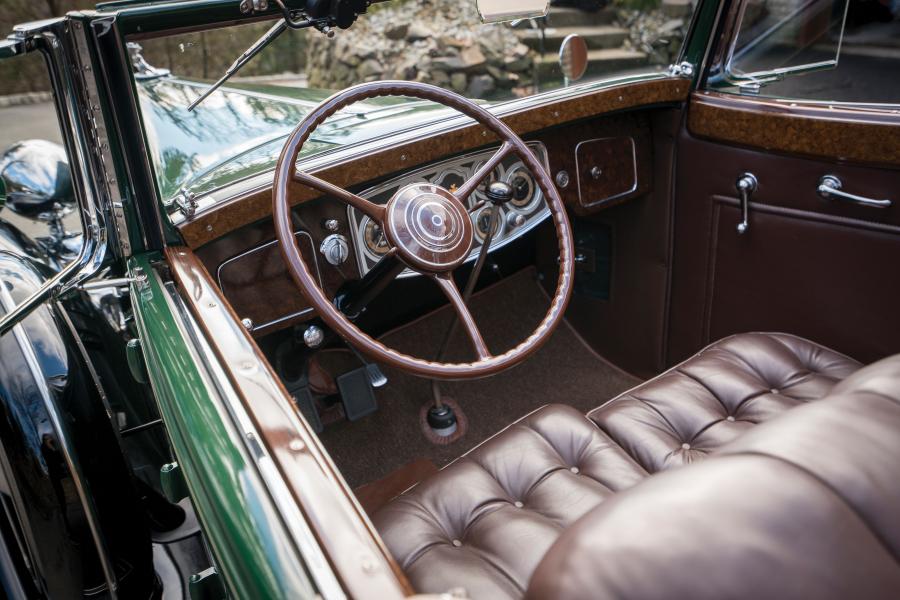 Интерьер Packard Super Eight Coupe Roadster 1934 года  (фото 18 из 38)